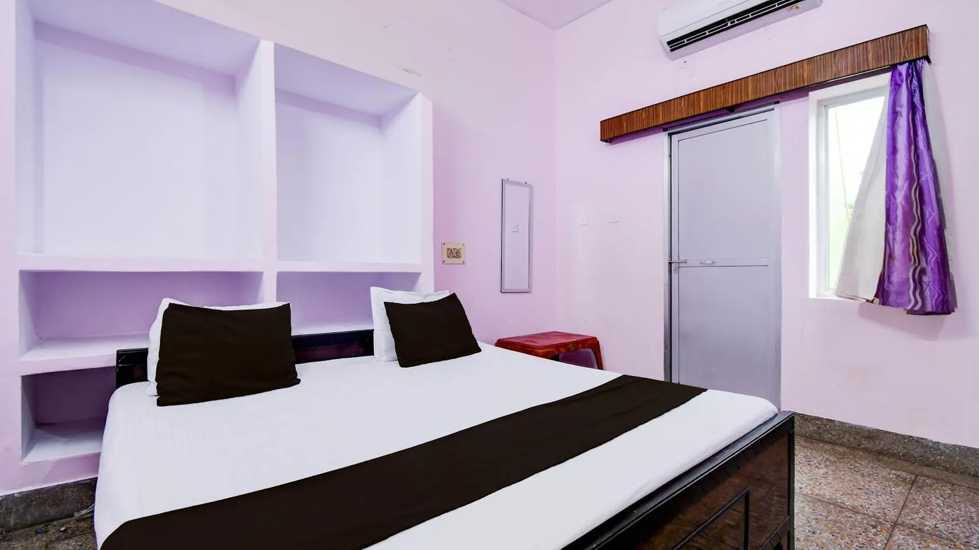 Hotel O Shivay Residency Varanasi